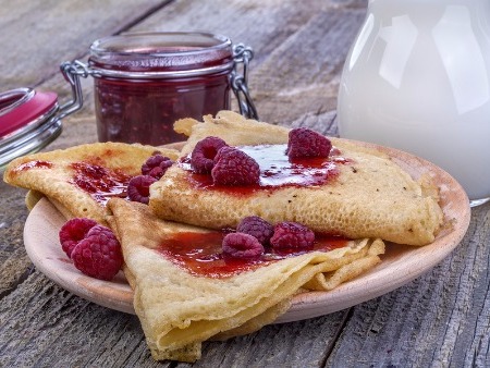 Pannkakor - Härliga pannkakor med sylt. Perfekt mellanmål eller helg lunch.