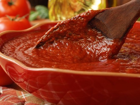 Tomatsås - Perfekt tomatsås till pizzan, eller varför inte till köttbullarna med spagetti!