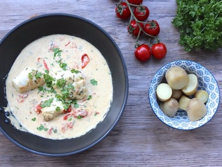 Torsk i senapssås med tomat, gräslök & persilja - Här är en busenkel torskrätt som genast blev en ny favorit och mer än godkänd av hela familjen.